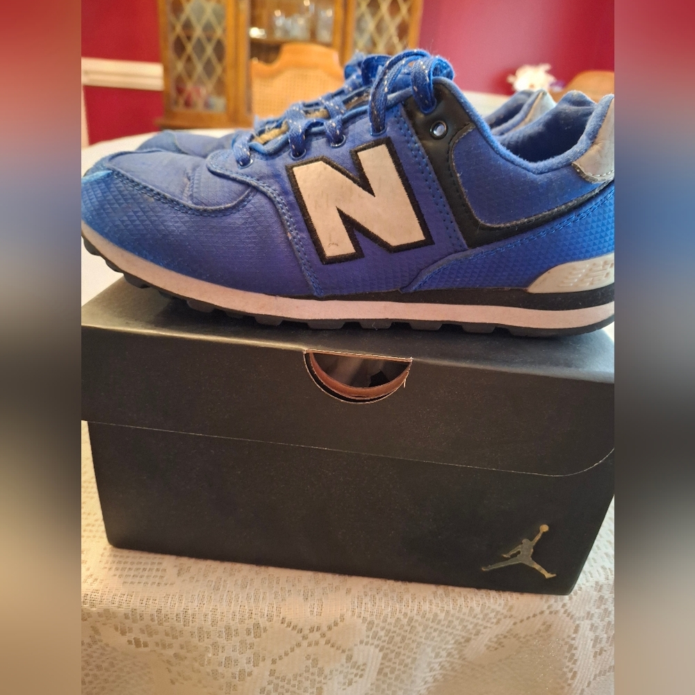 New Balance Blue and Black Sneakers - Picture 2 of 5